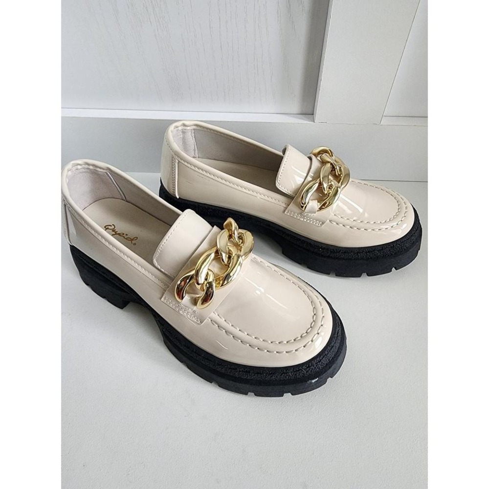 Qupid Cream Patent Chunky Platform Loafers Gold Chain Lug Sole Slip On Women's 7